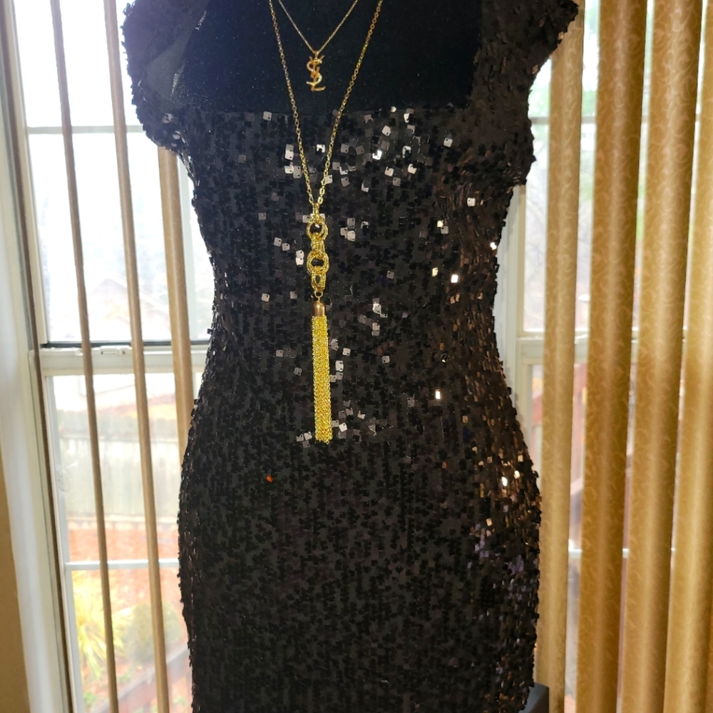 Black sequined square neck dress mini looks amazing on
